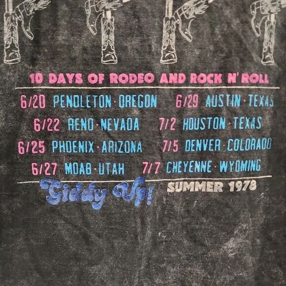 Fifth Sun Black Graphic Boxy Crop Top - Picture 3 of 6